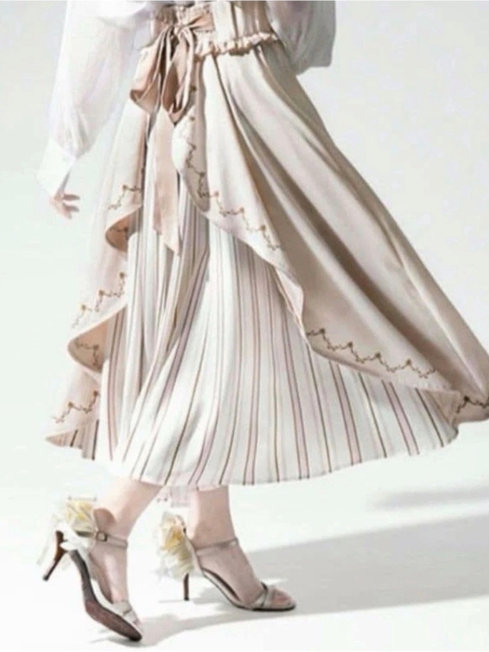Violet Evergarden Midi Circular ICONIQUE Skirt Akola / Segen MAYLA Japan Limited